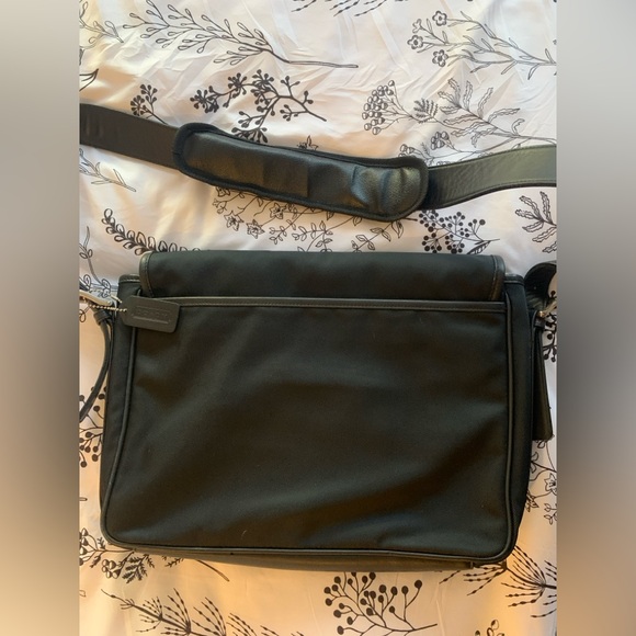 UNISEX Coach BLK leather trim messenger stylish and durable. Fast Shipping! - Picture 13 of 14
